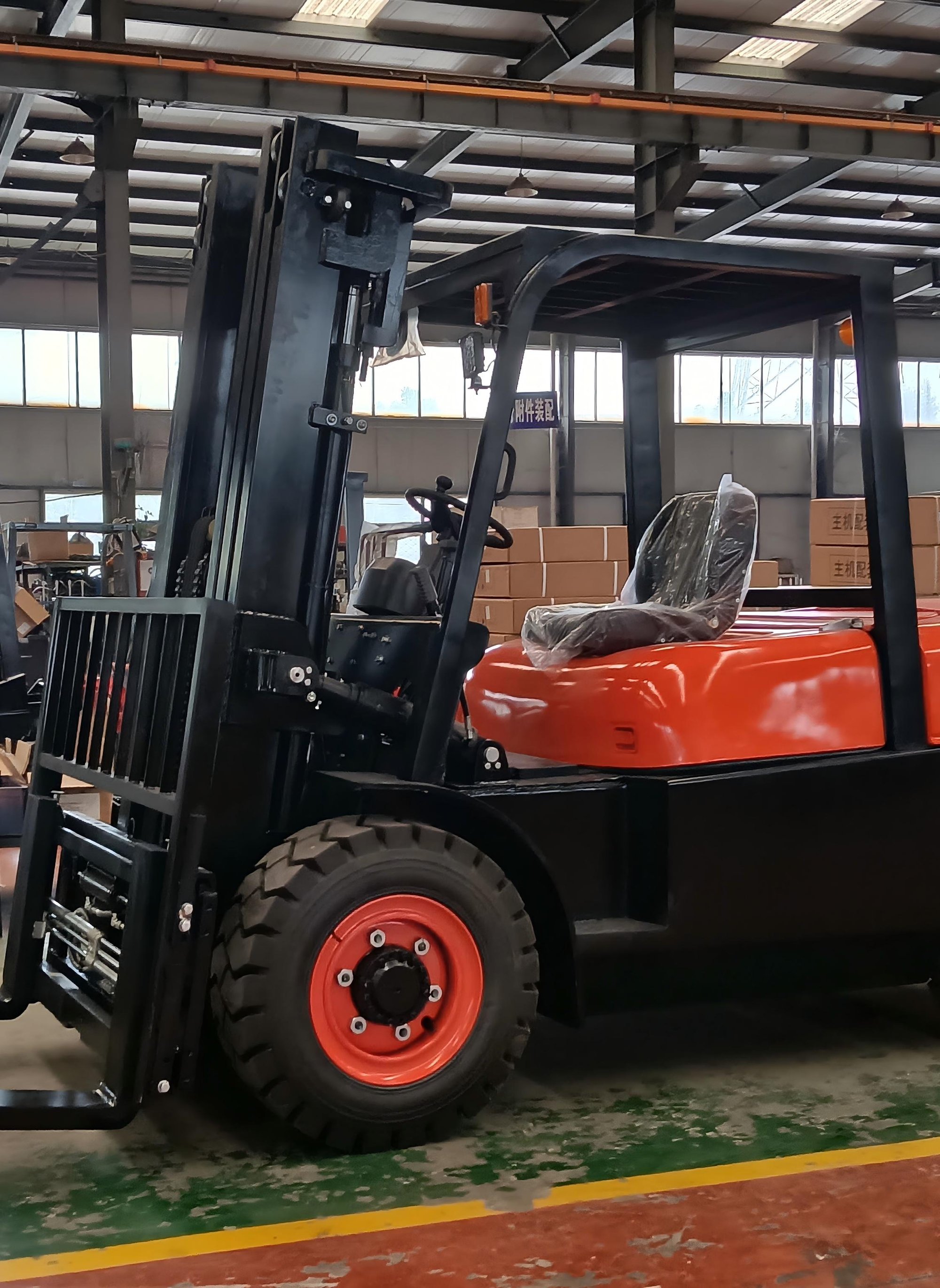 New Heavy‑Duty Diesel Forklift Rolls off Production Line for Global Material Handling